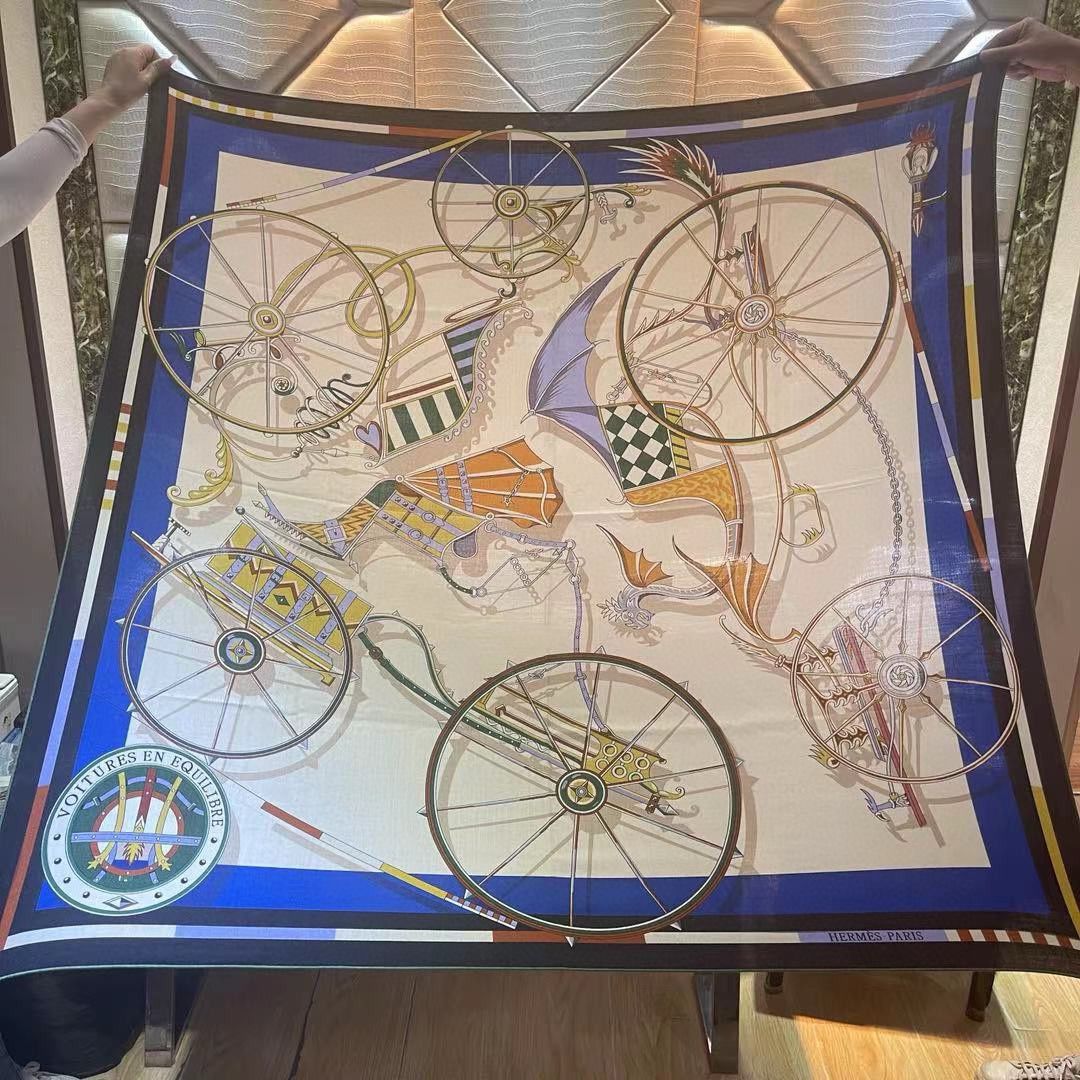 Hermes Beige/Blue Voitures en Equilibre Shawl 140 - Image 3