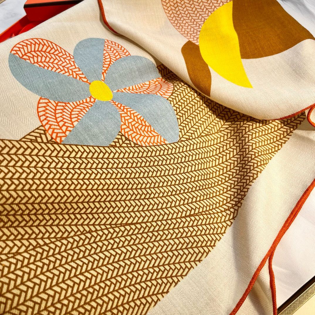 Hermes Beige Mon Premier Galop Shawl 140 - Image 8