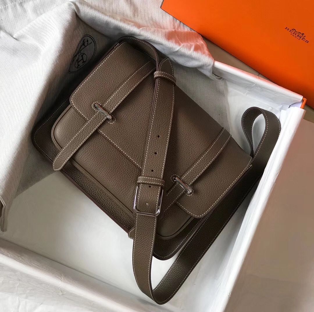 Hermes Steve 35 Messenger Bag In Taupe Clemence Calfskin - Image 4