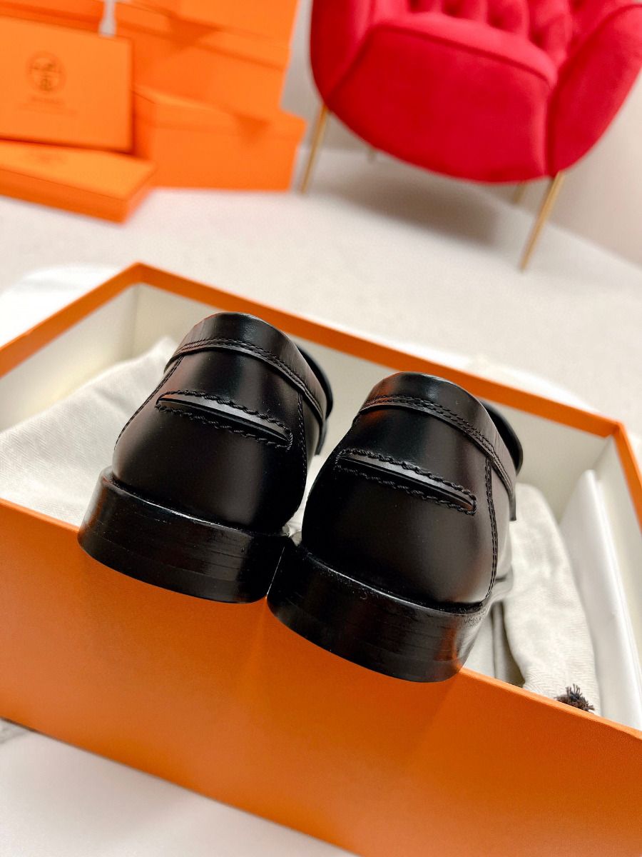 Hermes Women's Destin Loafers in Black Leather - Image 9