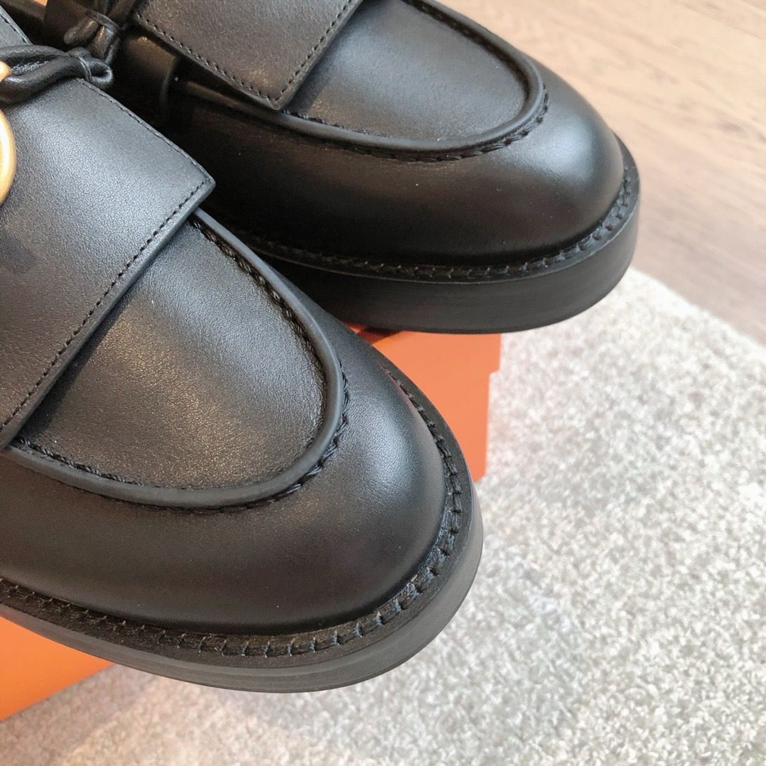 Hermes Women's Impact Loafers in Black Leather - Image 6