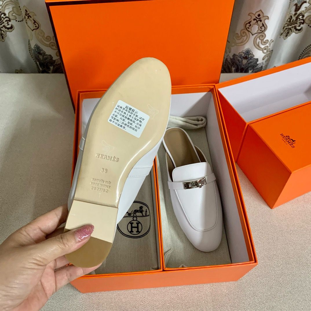 Hermes Women's Oz Mules in White Leather - Image 7