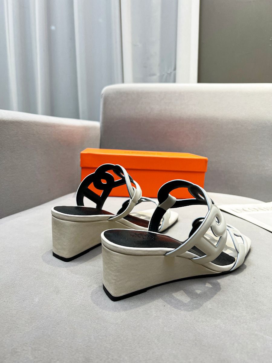 Hermes Figari 55mm Wedge Sandals In Ivory Nappa Leather - Image 4