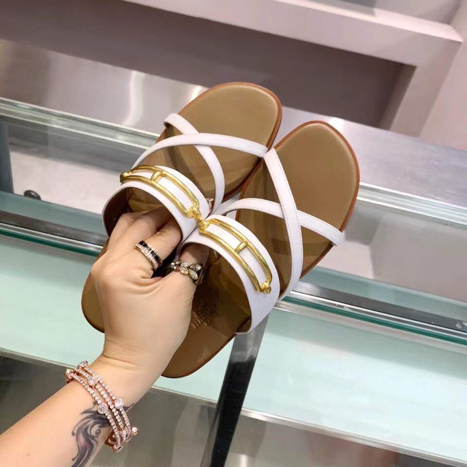 Hermes Claire Sandals In White Calfskin - Image 9
