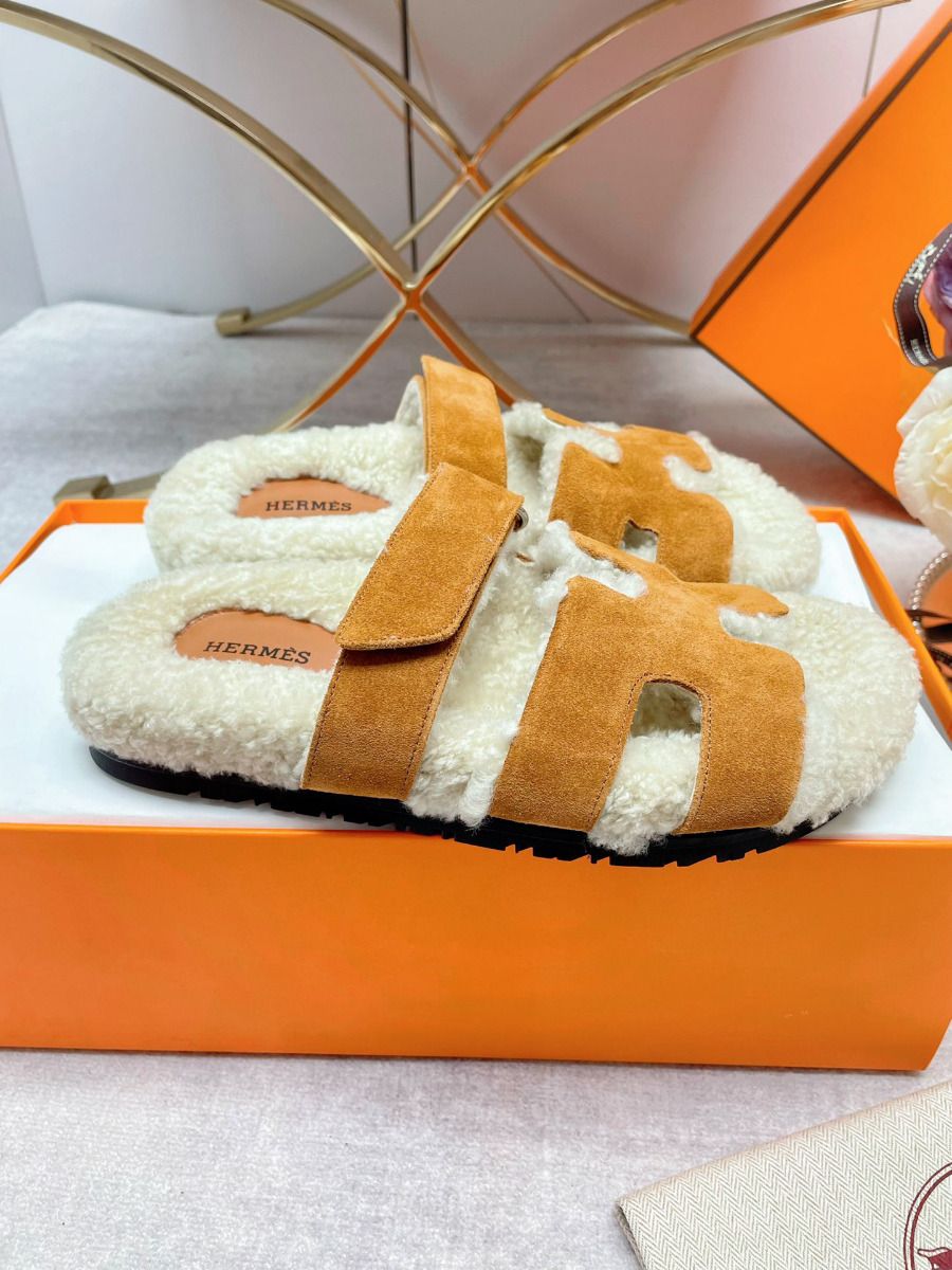 Hermes Women's Chypre Sandals in Tan Suede with Shearling - Image 3