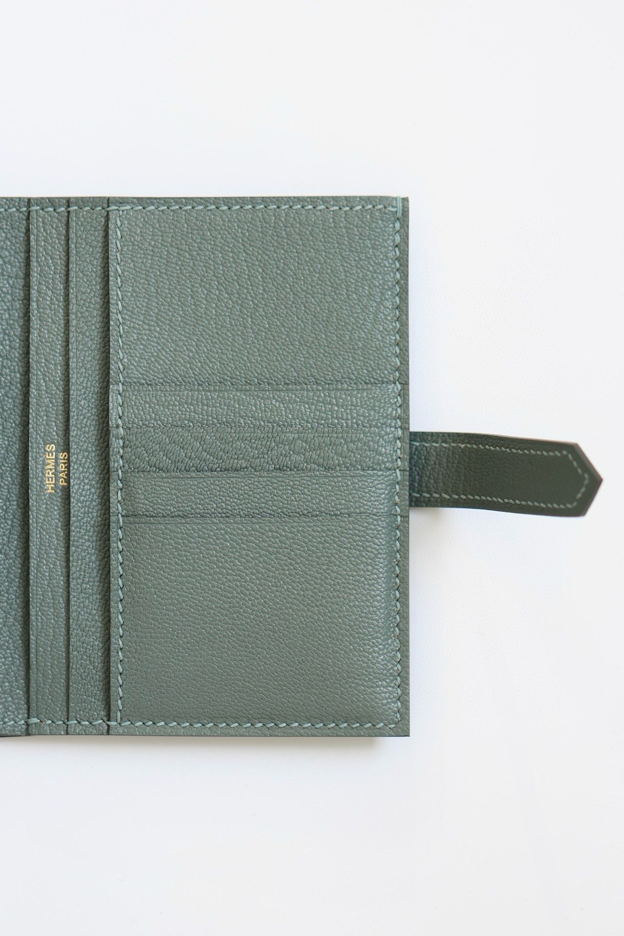 Hermes Bearn Compact Handmade Wallet in Vert Amande Chevre Mysore Goatskin - Image 7