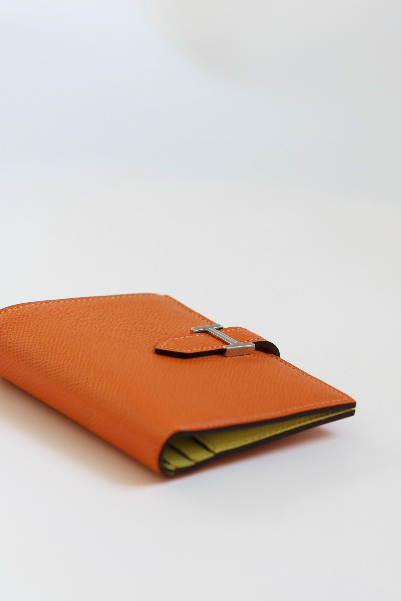 Hermes Bearn Compact Verso Handmade Wallet in Orange Epsom Calfskin - Image 8