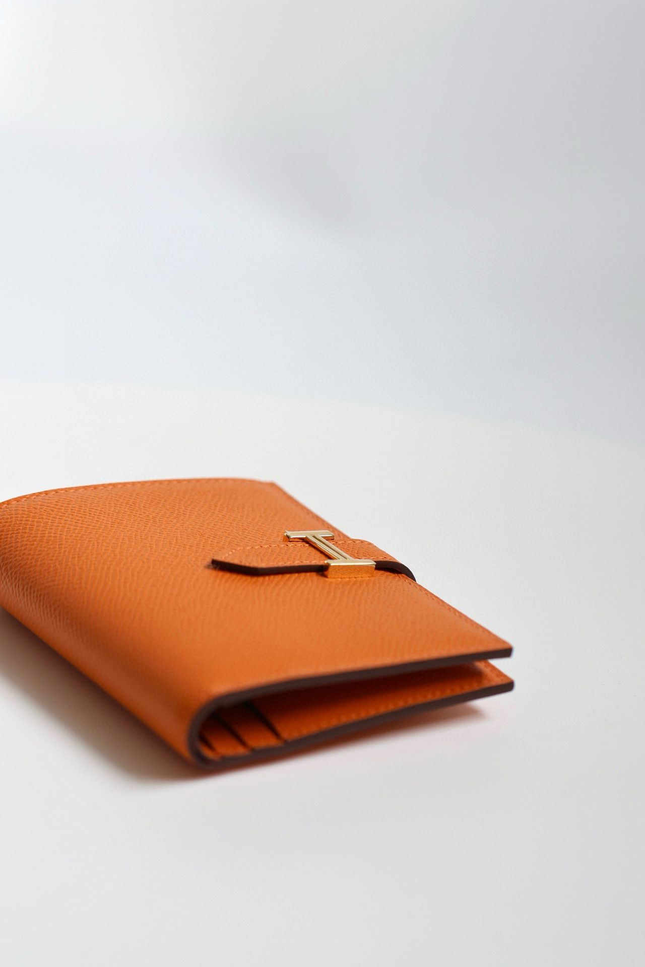 Hermes Bearn Compact Handmade Wallet in Orange Epsom Calfskin - Image 4