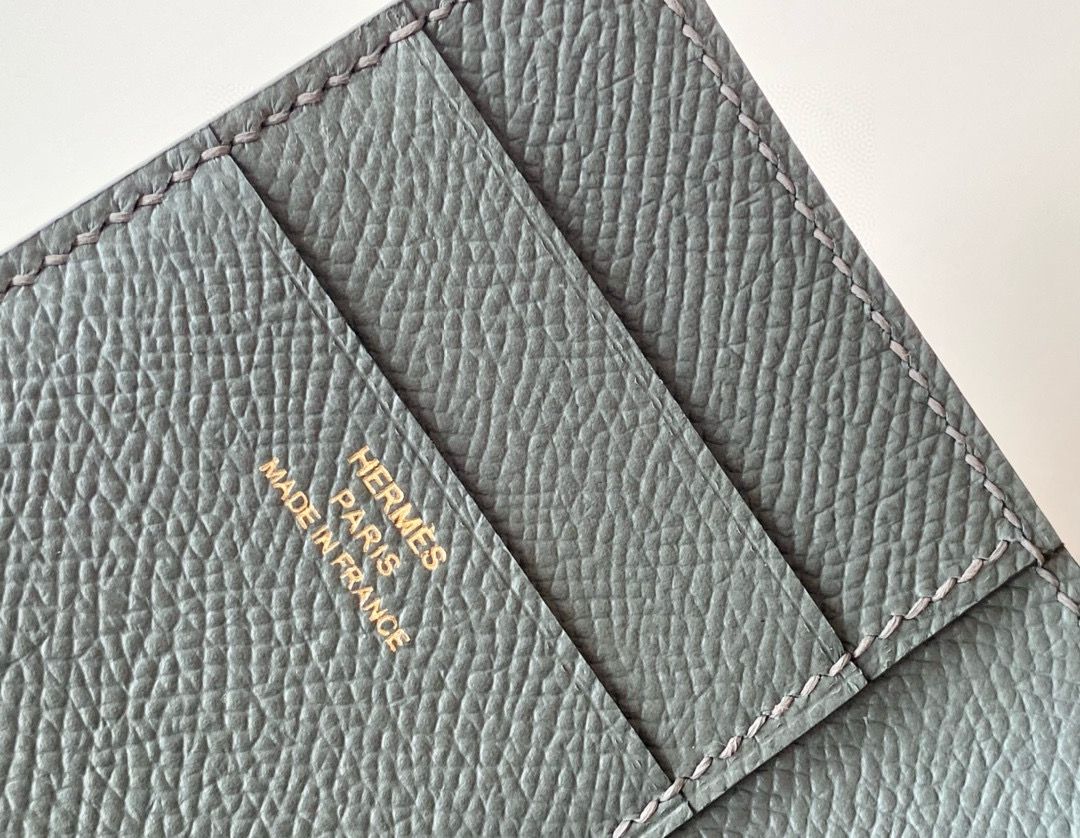Hermes Bearn Tri-fold Handmade Wallet in Vert Amande Epsom Leather - Image 5
