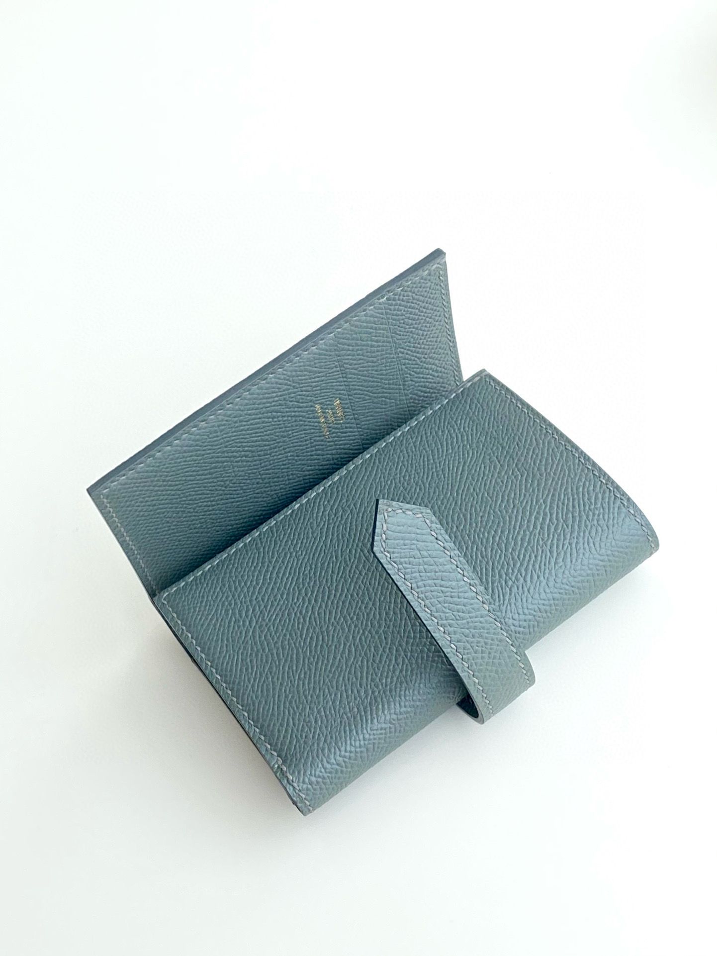 Hermes Bearn Tri-fold Handmade Wallet in Vert Amande Epsom Leather - Image 7