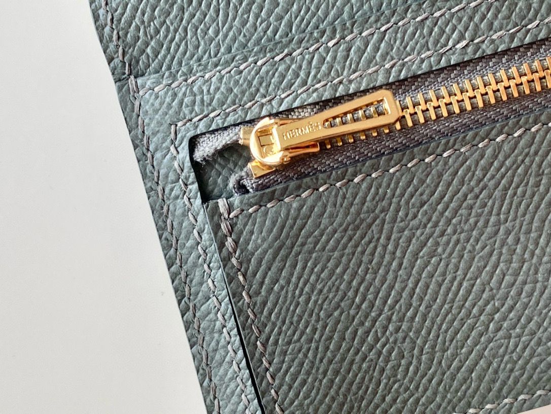 Hermes Bearn Tri-fold Handmade Wallet in Vert Amande Epsom Leather - Image 8