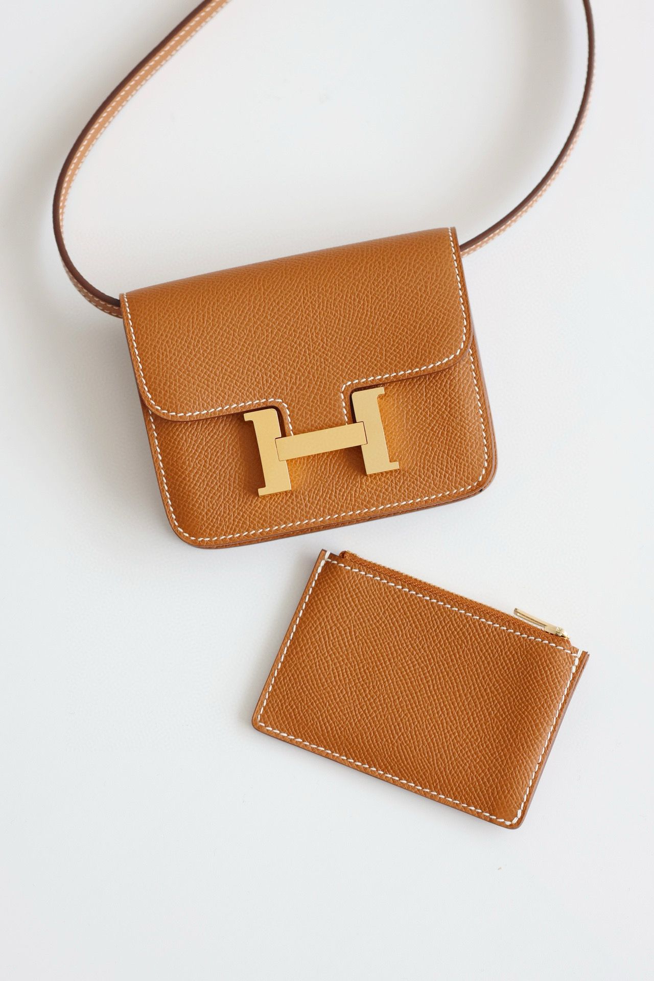 Hermes Constance Slim Wallet in Gold Epsom Calfskin - Image 3