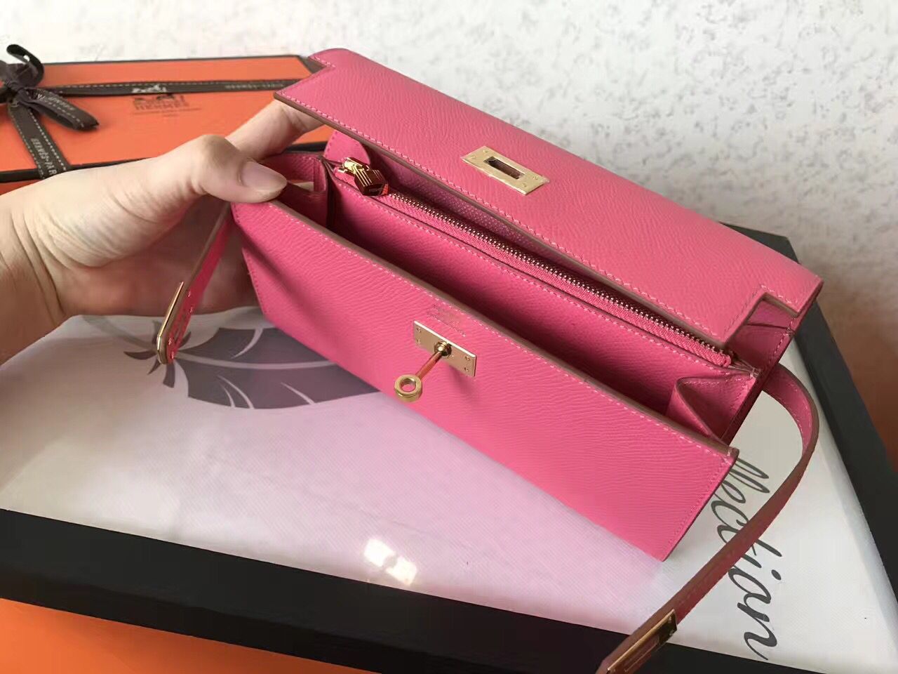 Hermes Kelly Classic Long Wallet In Pink Epsom Leather - Image 4