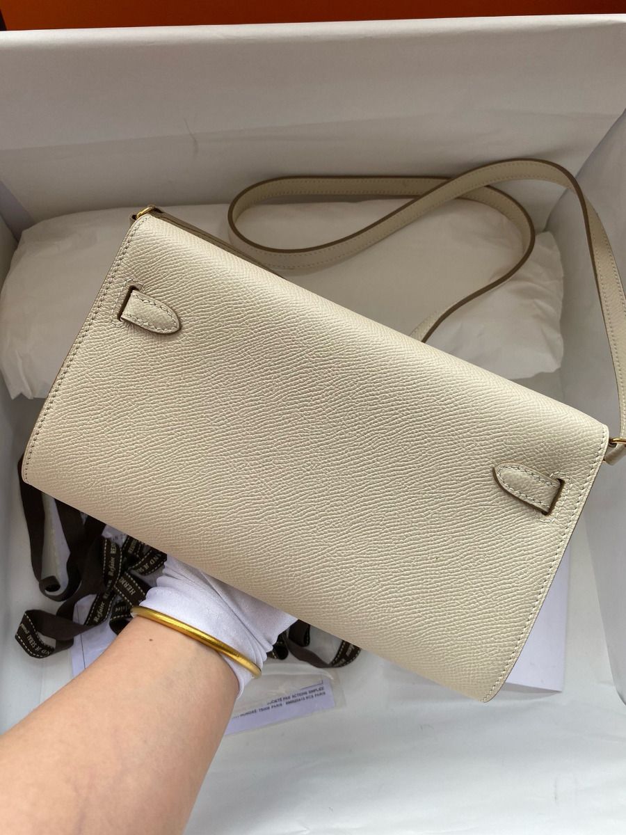 Hermes Kelly Classique To Go Wallet in Craie Epsom Calfskin - Image 3