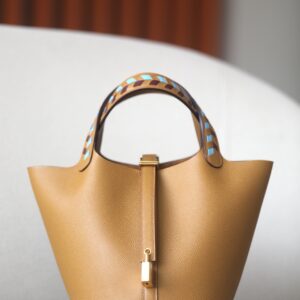 Picotin Lock 18 Epsom Sesame(2S) Gold Hardware